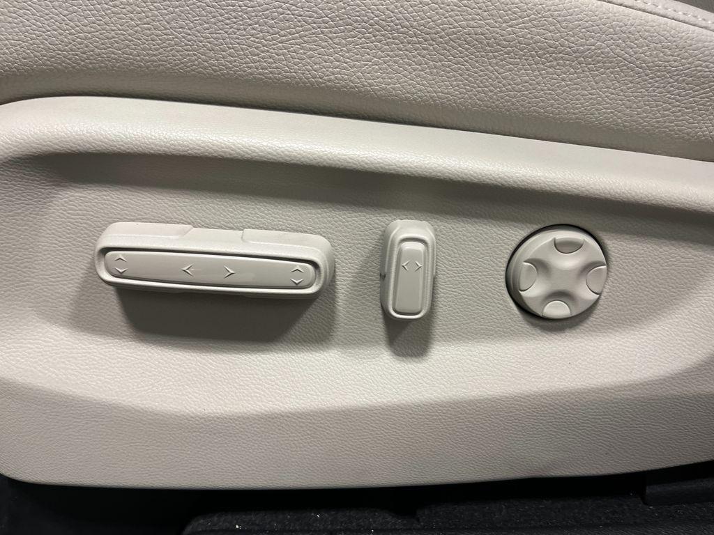 new 2026 Honda Odyssey car, priced at $44,290