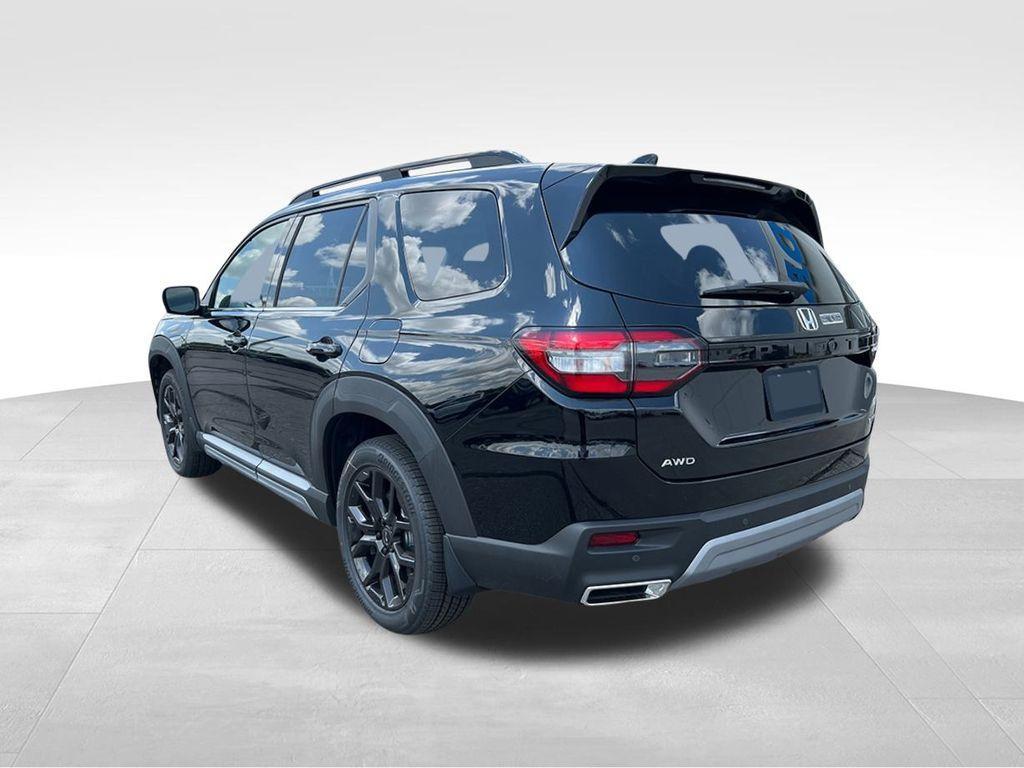 new 2025 Honda Pilot car, priced at $50,220