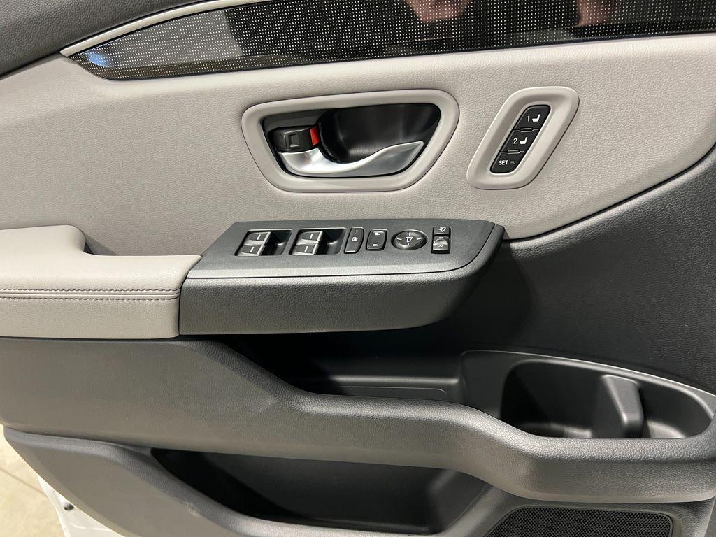 new 2025 Honda Pilot car, priced at $51,493