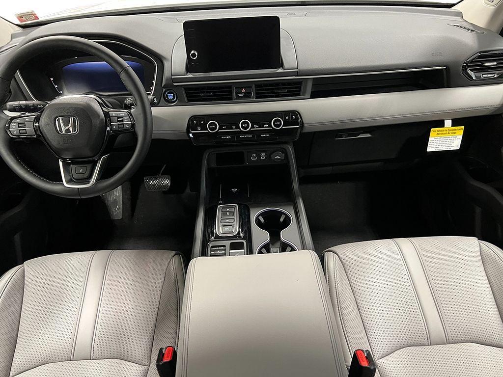 new 2025 Honda Pilot car, priced at $51,493