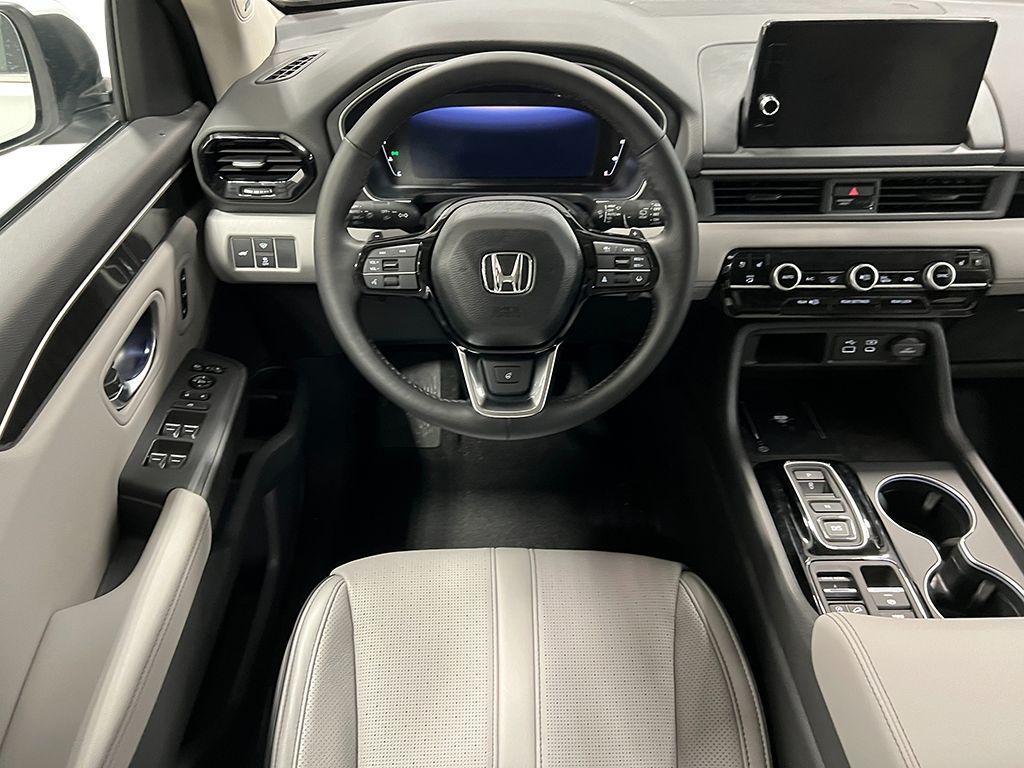 new 2025 Honda Pilot car, priced at $51,493
