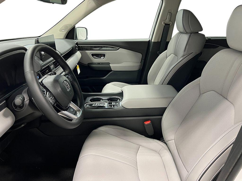 new 2025 Honda Pilot car, priced at $51,493