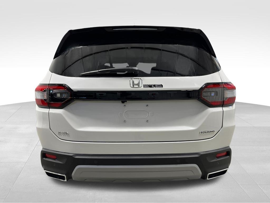 new 2025 Honda Pilot car, priced at $48,546