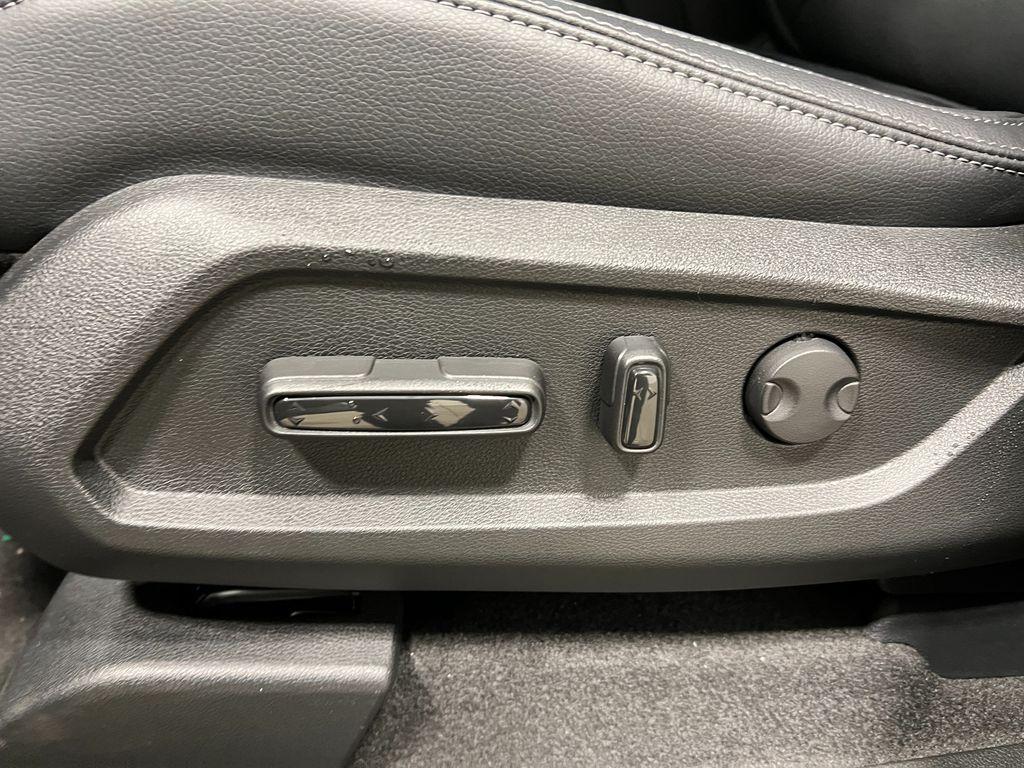 new 2025 Honda Pilot car, priced at $48,546