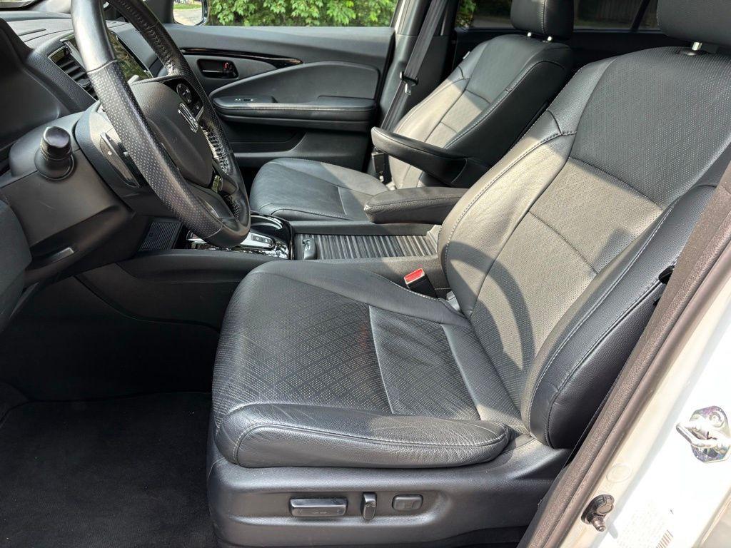 used 2022 Honda Passport car, priced at $31,988