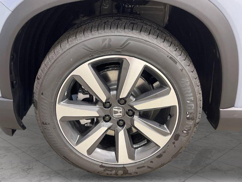 new 2025 Honda Pilot car, priced at $51,448