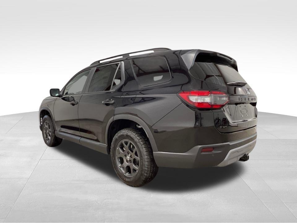 new 2025 Honda Pilot car, priced at $48,676