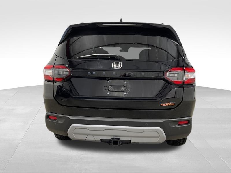 new 2025 Honda Pilot car, priced at $48,676