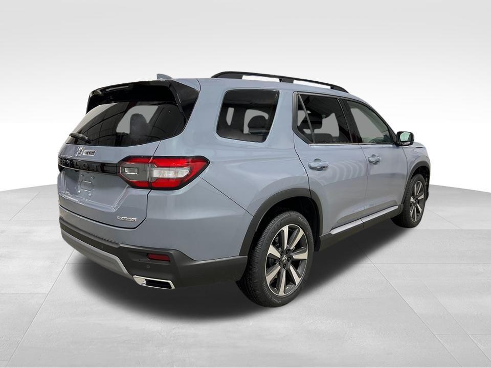 new 2025 Honda Pilot car, priced at $48,546