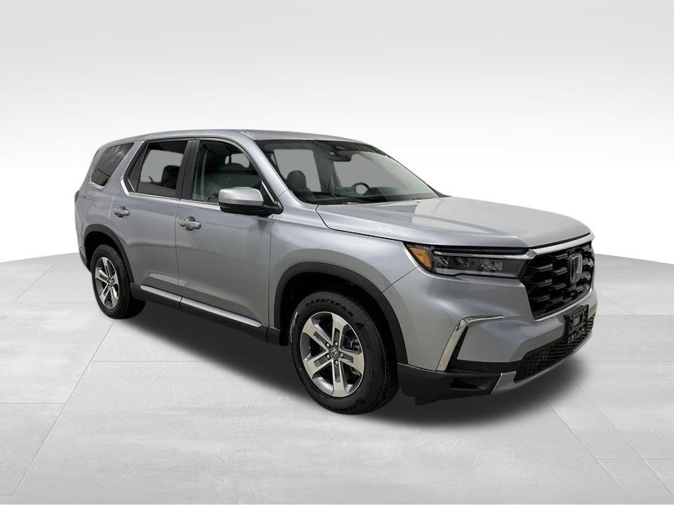 new 2025 Honda Pilot car, priced at $45,111