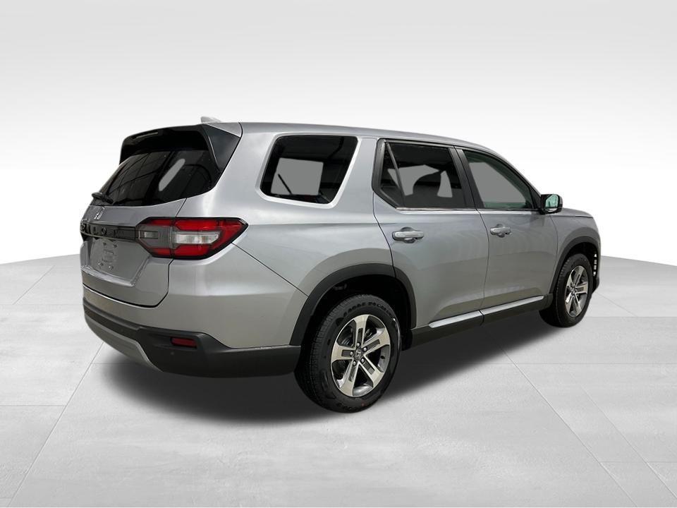 new 2025 Honda Pilot car, priced at $45,111
