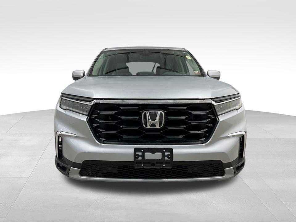 new 2025 Honda Pilot car, priced at $45,111