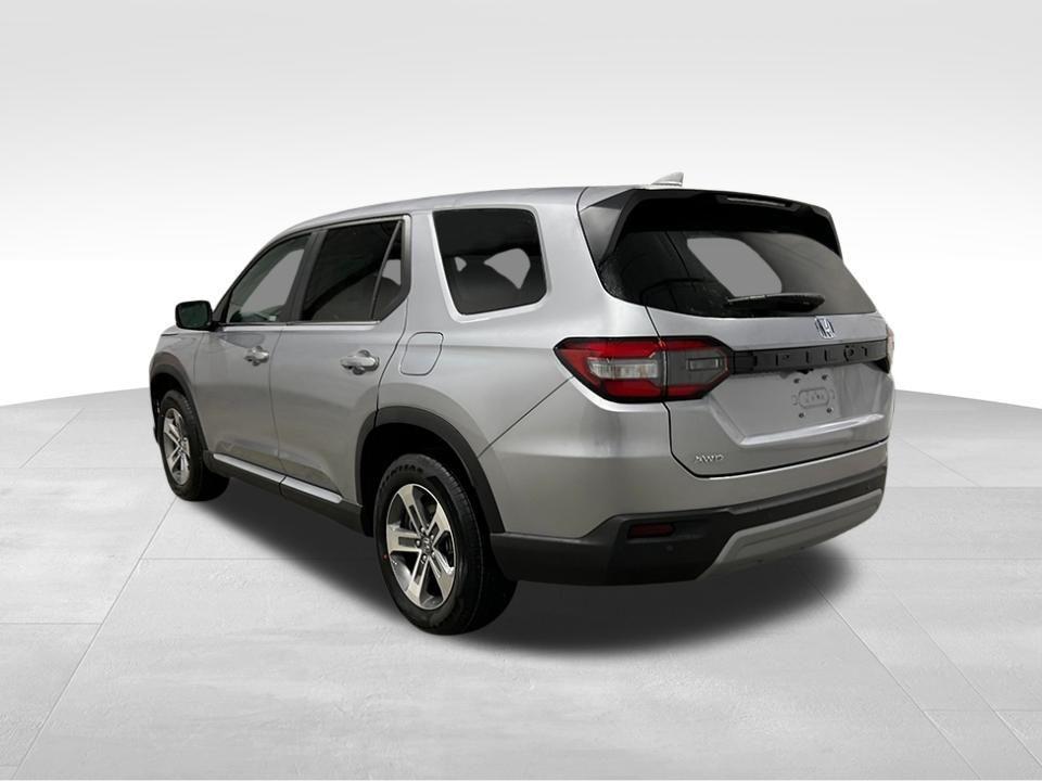 new 2025 Honda Pilot car, priced at $45,111