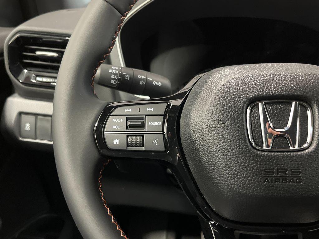 new 2025 Honda Pilot car, priced at $42,650