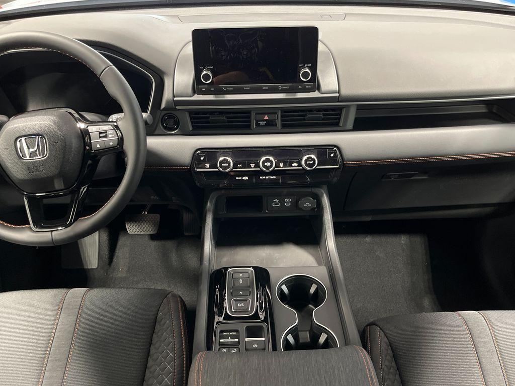 new 2025 Honda Pilot car, priced at $42,650