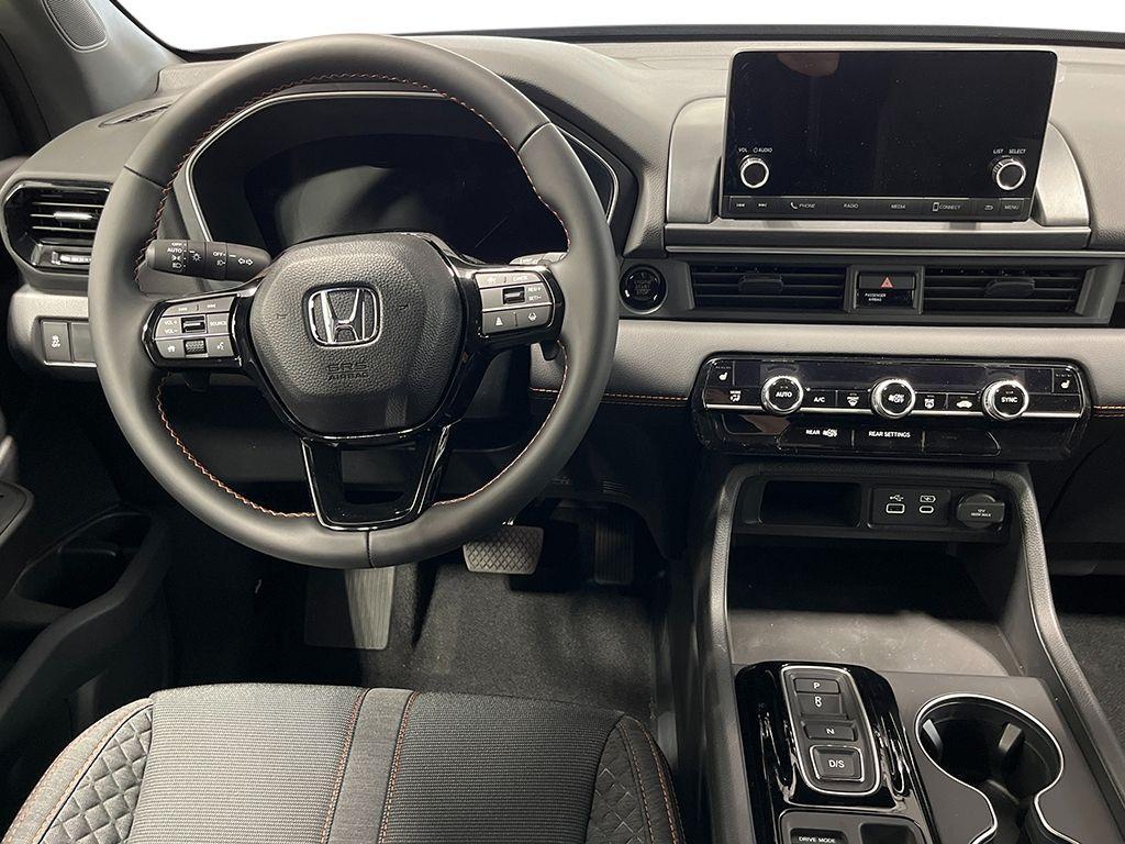 new 2025 Honda Pilot car, priced at $42,650