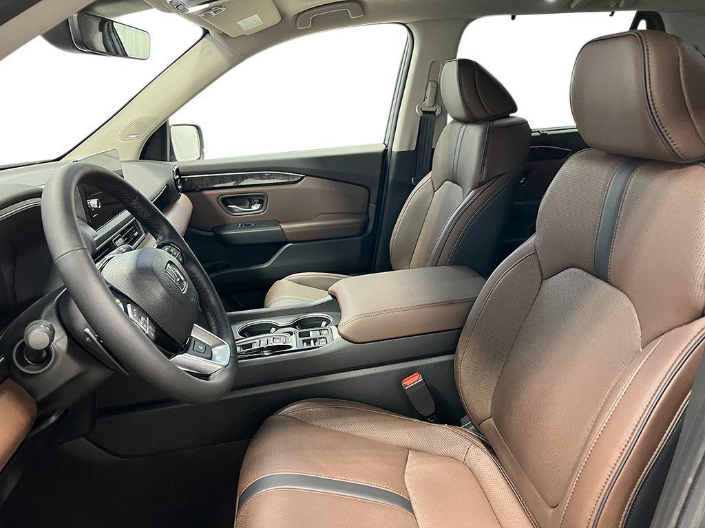 new 2025 Honda Pilot car, priced at $51,493