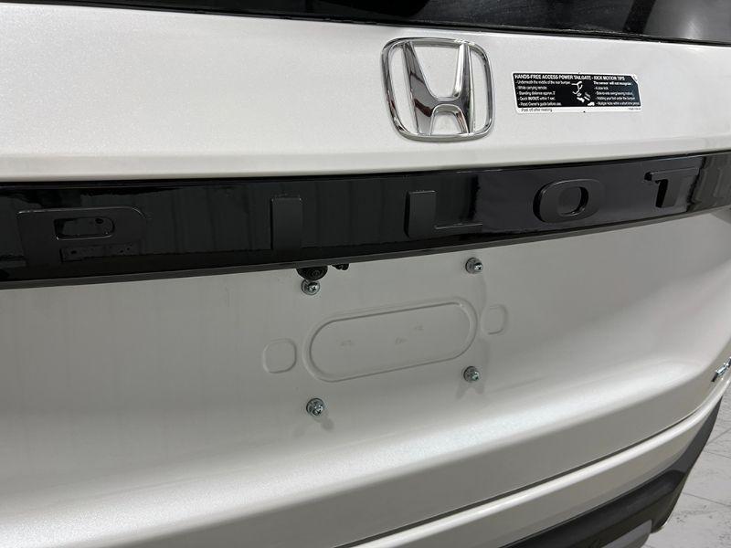 new 2025 Honda Pilot car, priced at $51,493