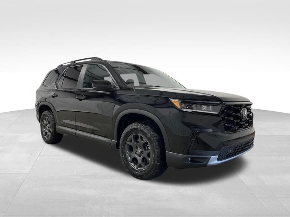 new 2025 Honda Pilot car, priced at $48,572