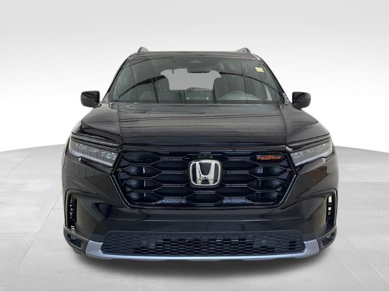 new 2025 Honda Pilot car, priced at $48,572