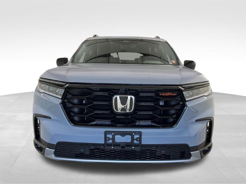 new 2025 Honda Pilot car, priced at $49,462