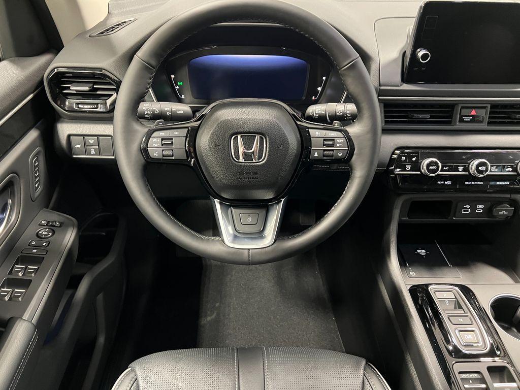 new 2025 Honda Pilot car, priced at $51,932