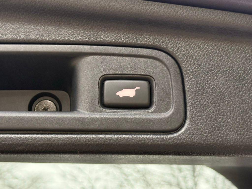 used 2022 Honda Pilot car, priced at $32,999