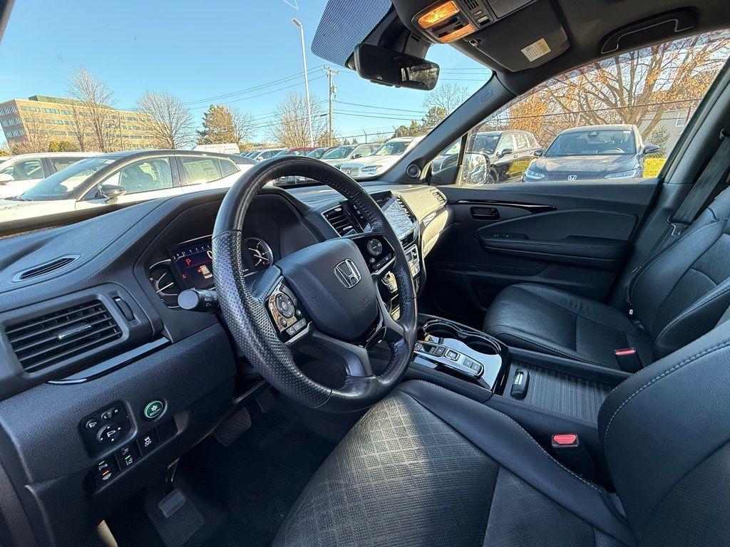 used 2022 Honda Passport car, priced at $31,999