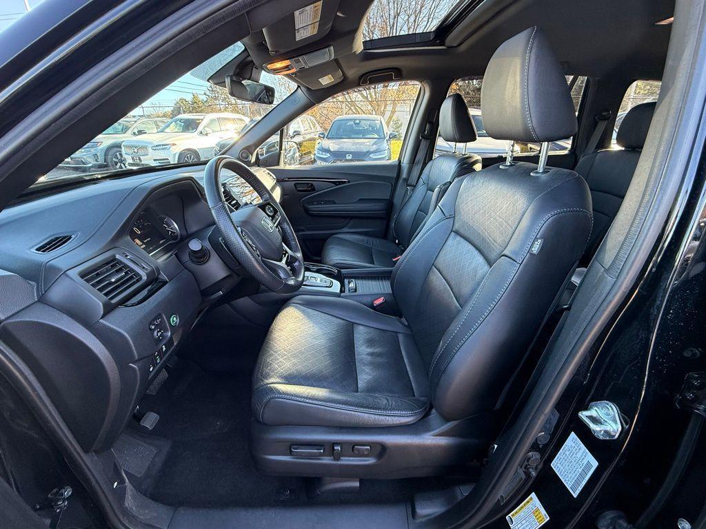 used 2022 Honda Passport car, priced at $31,999