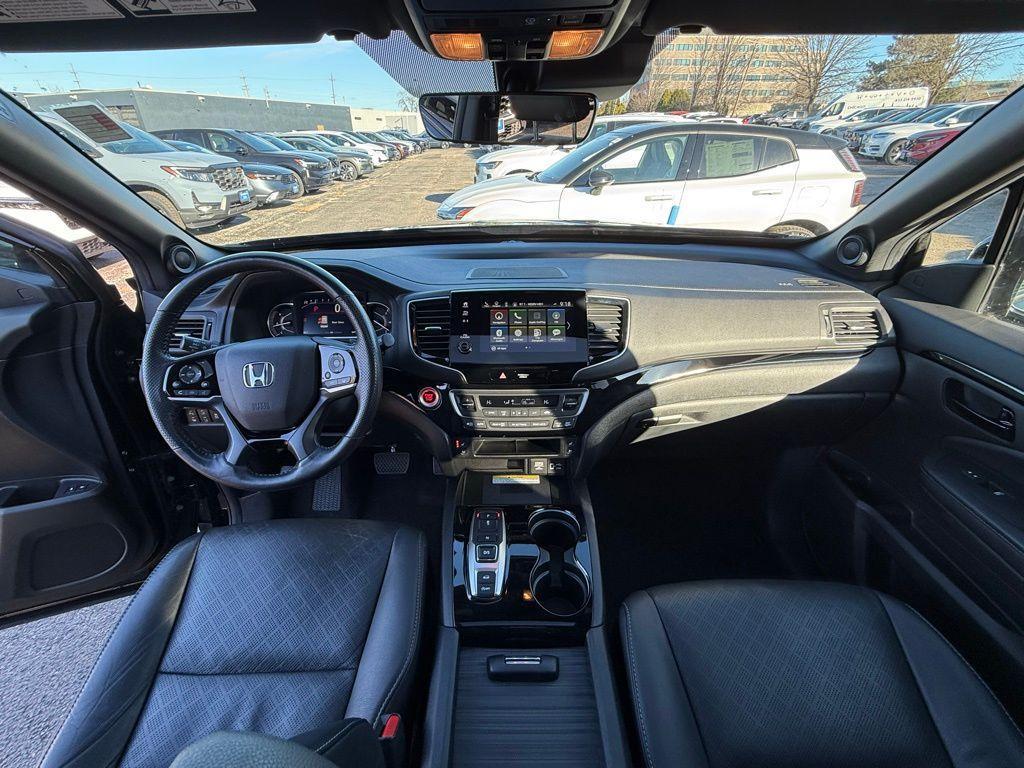 used 2022 Honda Passport car, priced at $31,999