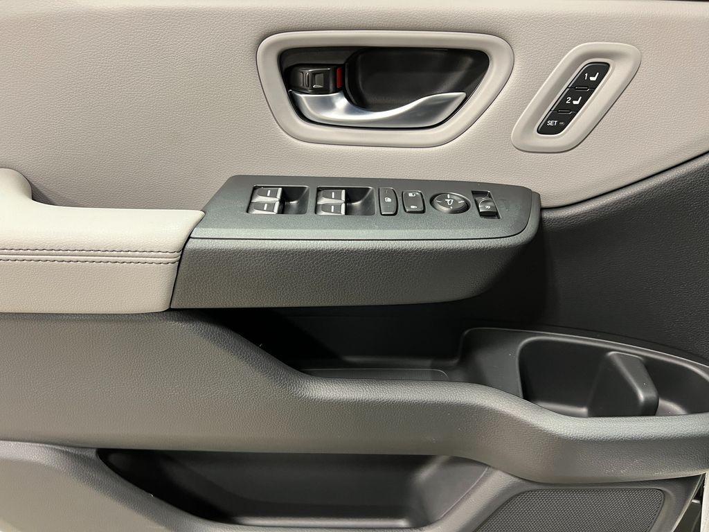 new 2025 Honda Pilot car, priced at $48,119