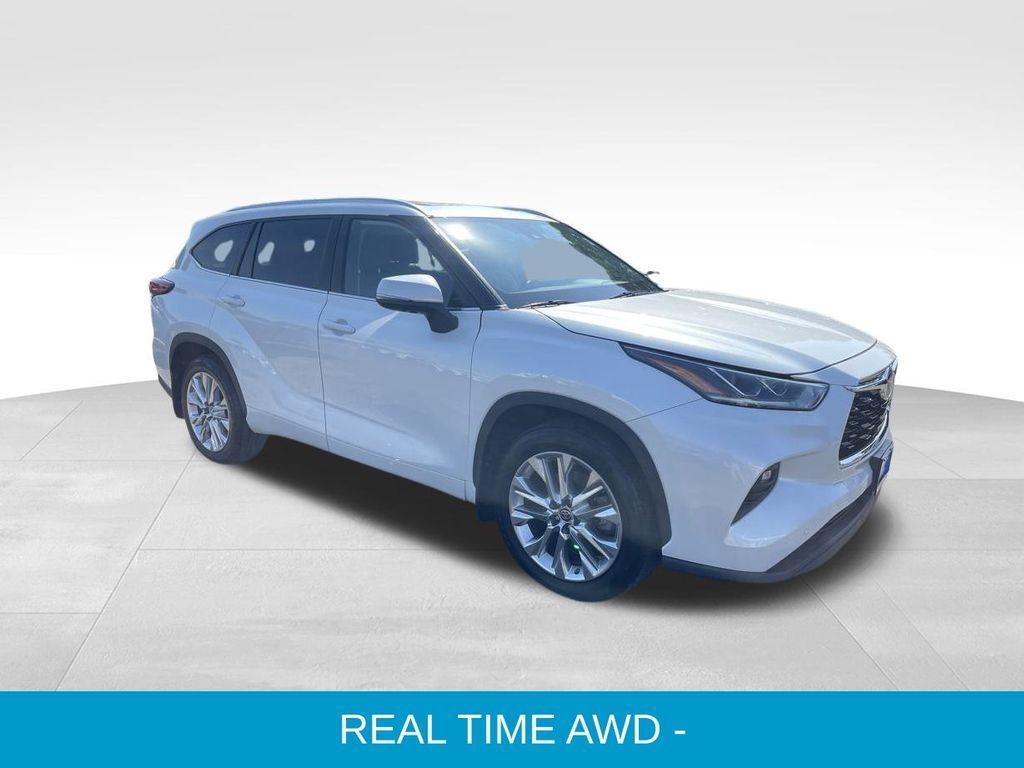 used 2022 Toyota Highlander car, priced at $39,472