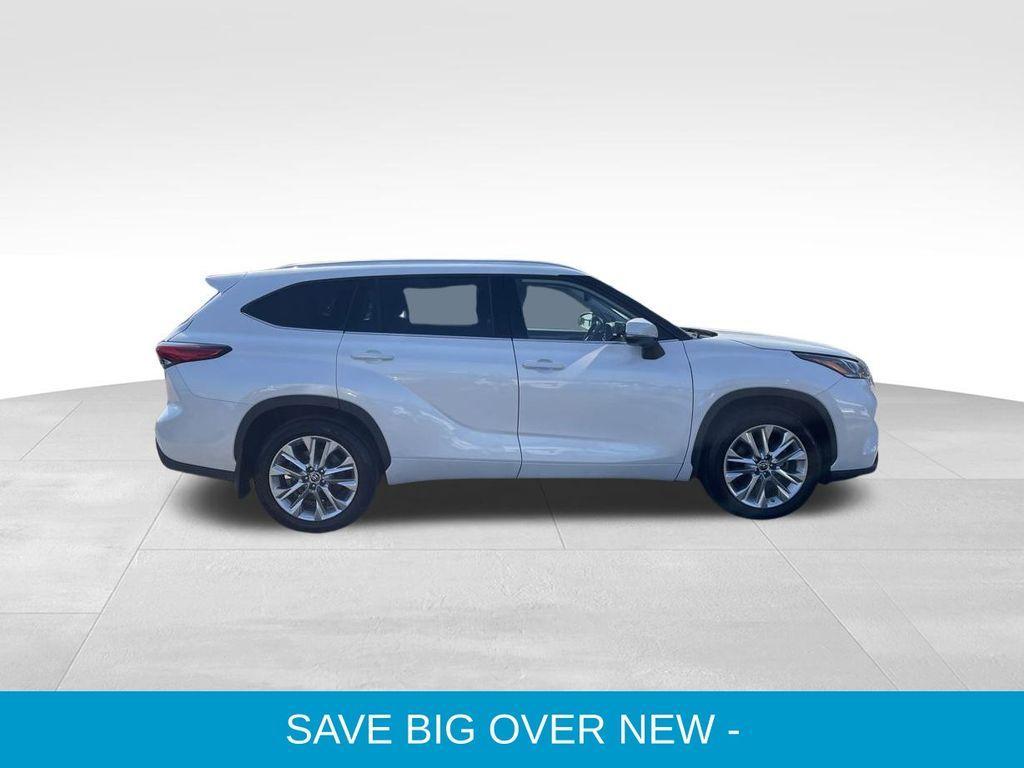 used 2022 Toyota Highlander car, priced at $39,472