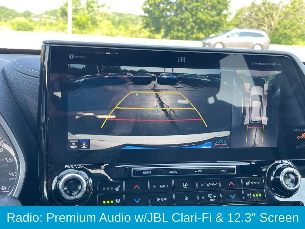 used 2022 Toyota Highlander car, priced at $39,472