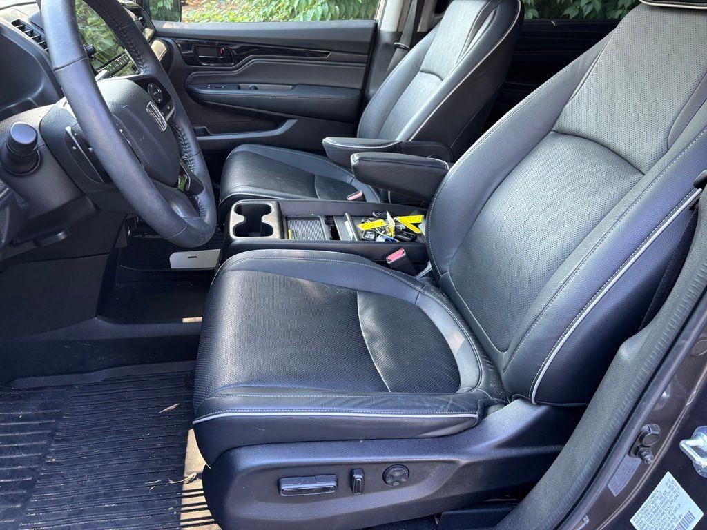 used 2023 Honda Odyssey car, priced at $42,998