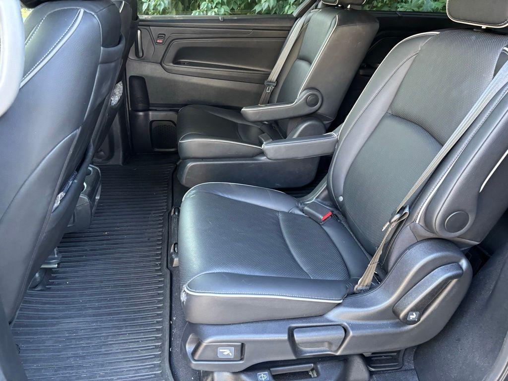 used 2023 Honda Odyssey car, priced at $42,998