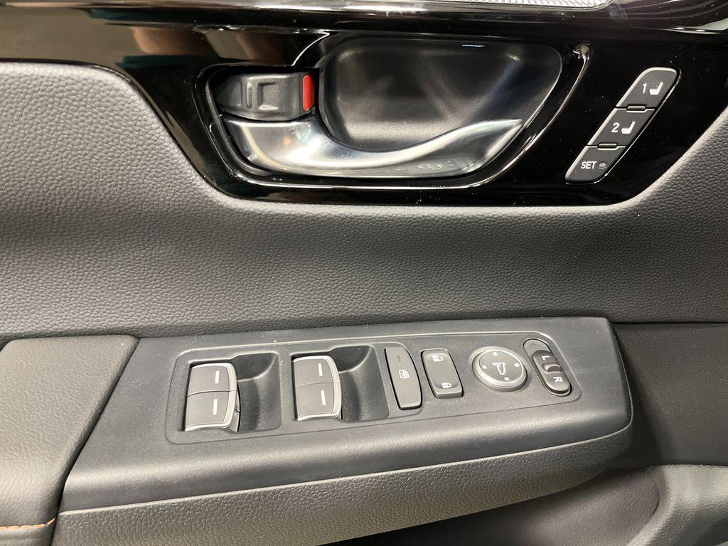 new 2026 Honda CR-V Hybrid car, priced at $43,645