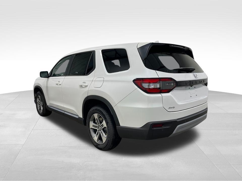 new 2025 Honda Pilot car, priced at $45,538
