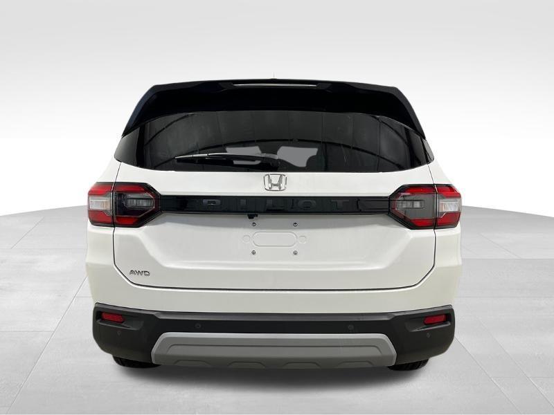 new 2025 Honda Pilot car, priced at $45,538