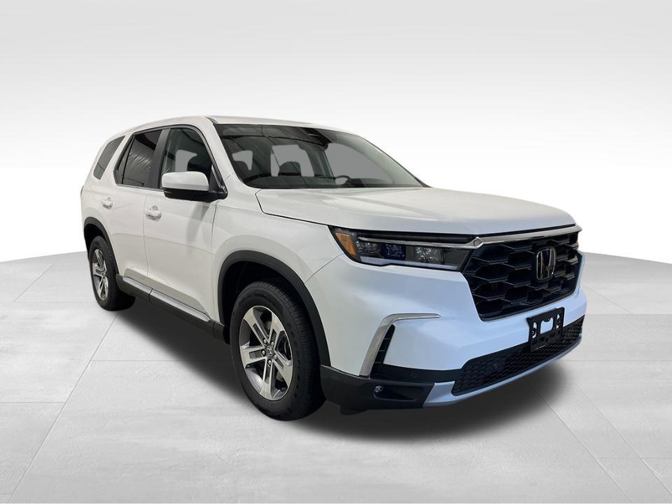 new 2025 Honda Pilot car, priced at $45,538