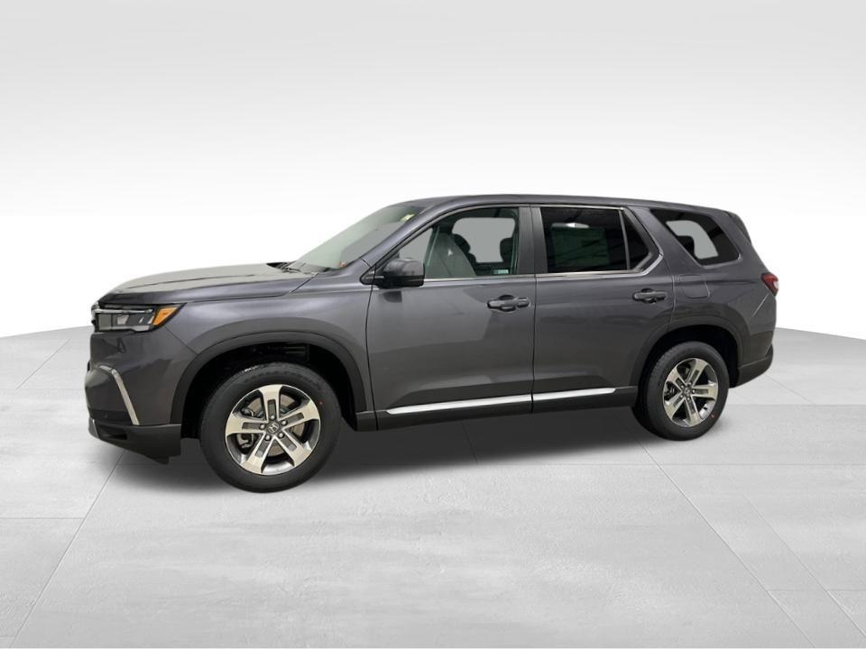 new 2025 Honda Pilot car, priced at $45,111