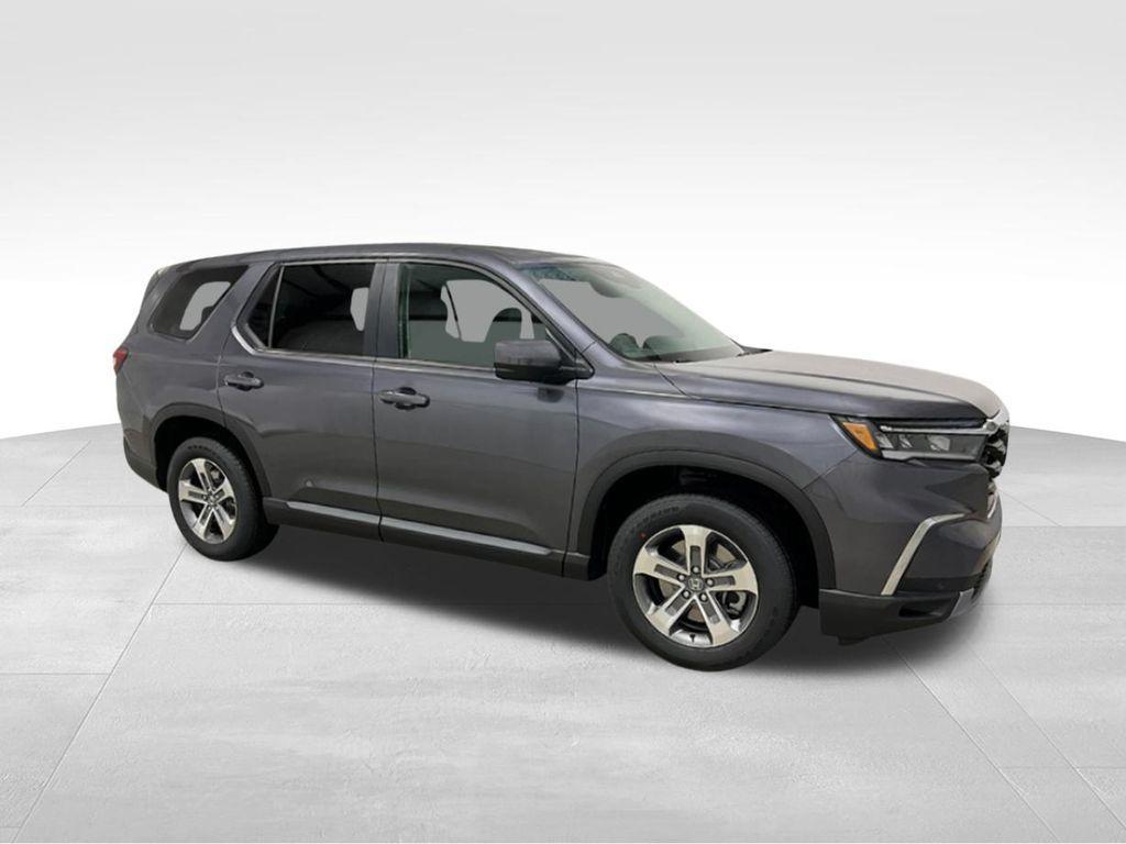 new 2025 Honda Pilot car, priced at $45,111