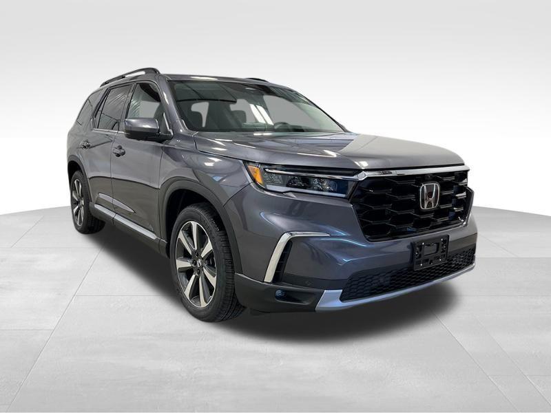 new 2025 Honda Pilot car, priced at $50,962