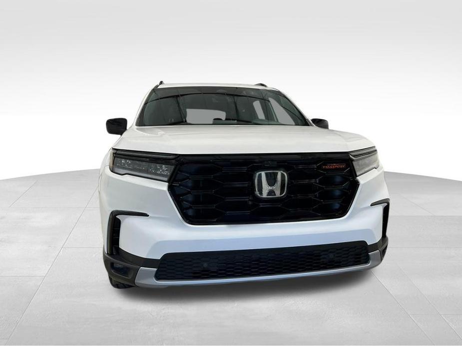 new 2025 Honda Pilot car, priced at $48,998