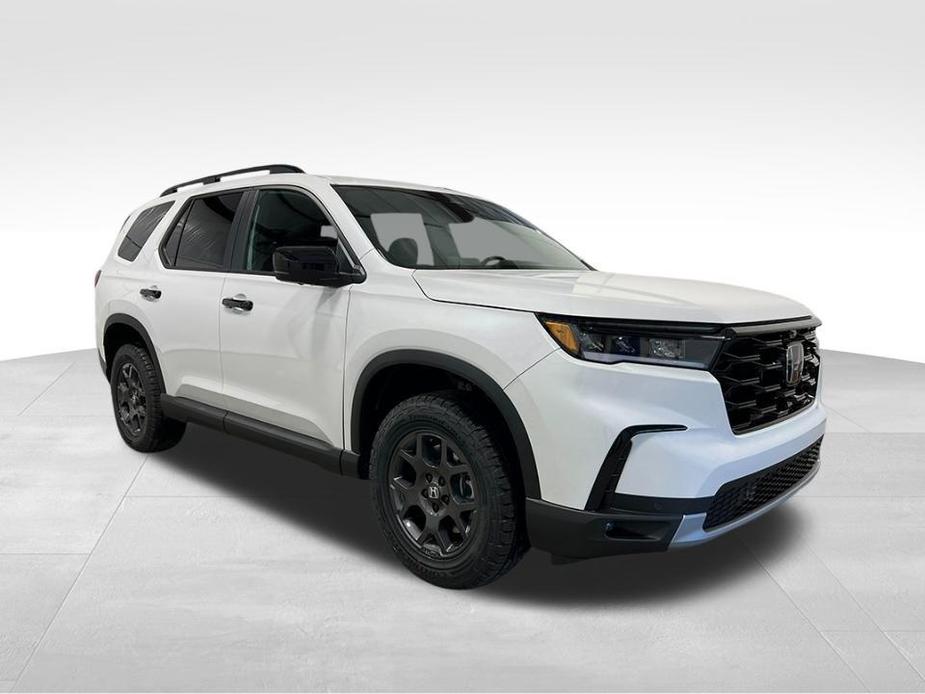 new 2025 Honda Pilot car, priced at $48,998