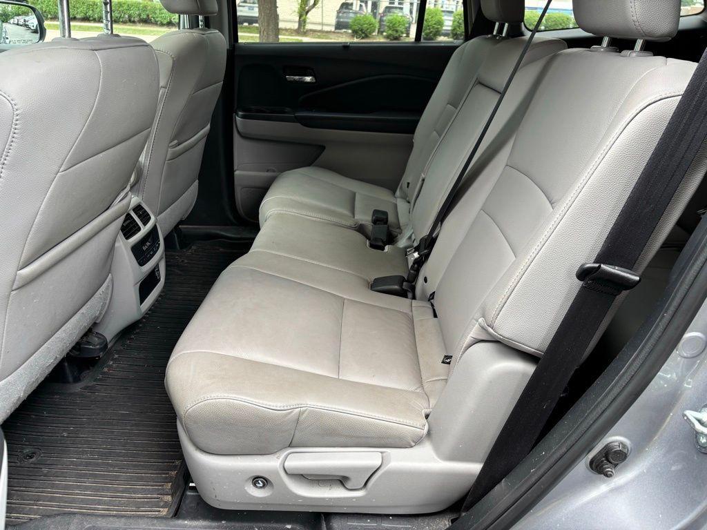 used 2022 Honda Pilot car, priced at $33,988