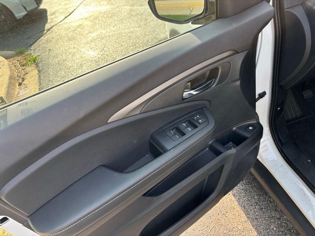 used 2024 Honda Ridgeline car, priced at $34,872