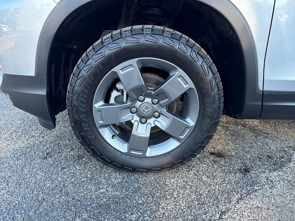 used 2025 Honda Ridgeline car, priced at $39,995