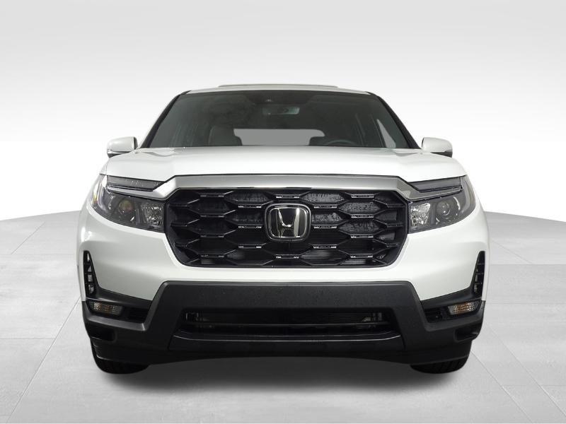 new 2025 Honda Passport car, priced at $42,626