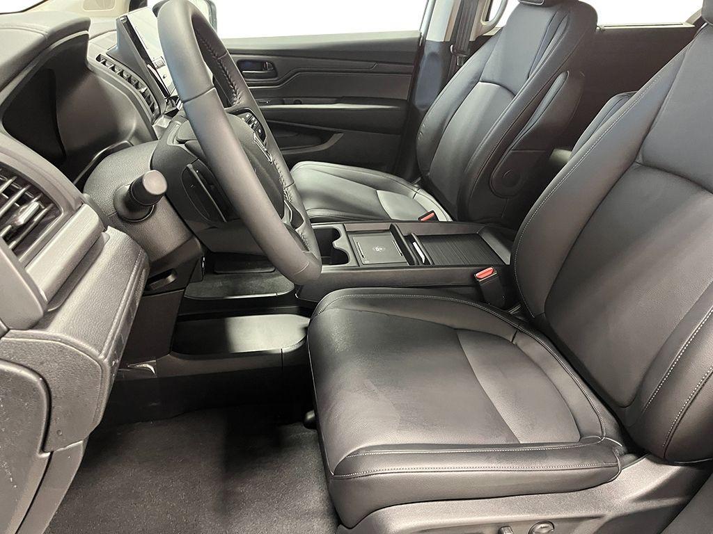 new 2025 Honda Odyssey car, priced at $44,055